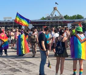 Civitanova, in 3mila al Marche Pride. C'è anche il sindaco Ricci: "Combattiamo insieme la battaglia dei diritti" (FOTOGALLERY)