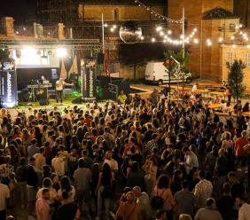 Sant'Angelo in Pontano, al via il Magnitudo festival: il clou della serata con Le Donatella. Il programma