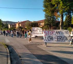 No a una nuova antenna a Belforte, la protesta dei cittadini: "Non ci fermeremo" (FOTO)