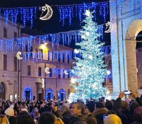 Corridonia, arriva il Natale con fontane danzanti e presepe in piazza: "Sarà un’esperienza indimenticabile"