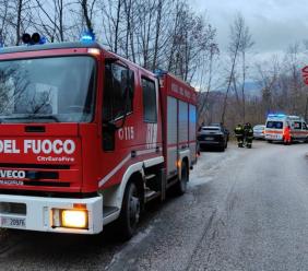 Cercatore di tartufi scivola in un pendio e si infortuna: recuperato dai vigili del fuoco