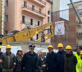 Camerino, partita la demolizione dell'Hotel Roma e dell'ex cinema Betti: scavi archeologici e poi ricostruzione