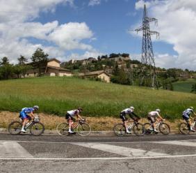 Tirreno Adriatico 2025, a Matelica strade chiuse per il passaggio delle corsa: come cambia la viabilità