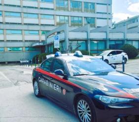 Deve sottoporsi a una piccola operazione, ma è alterato: 69enne aggredisce sanitari e carabinieri