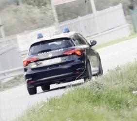Inseguimento sulla Statale: auto rubata si schianta, quattro feriti e un arresto