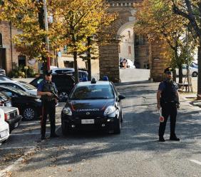 Loro Piceno, si finge carabiniere online per truffare una donna: denunciato