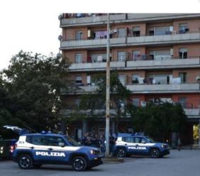 Porto Recanati, trovato all'Hotel House senza documenti: era irregolare in Italia, espulso 30enne