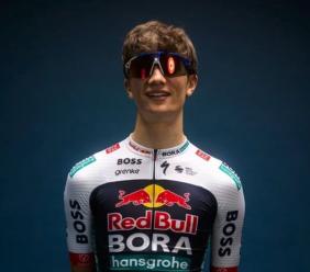 Giulio Pellizzari al via del Giro d’Italia 2025: il talento di Camerino nella corazzata Red Bull-Bora-Hansgrohe