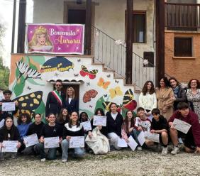 Matelica, inaugurato a Braccano un nuovo murale realizzato in collaborazione con l’Istituto Comprensivo Mattei