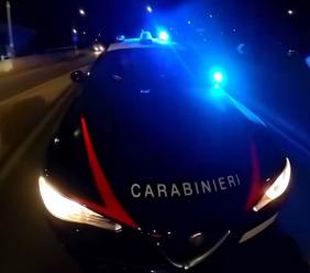 Recanati, tenta di rubare il cellulare a un docente in piazza: denunciato un 29enne