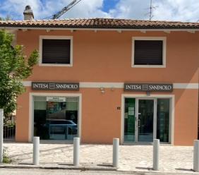 Chiude lo sportello bancario a Visso: "Un colpo alla ricostruzione, ogni giorno perdiamo pezzi"