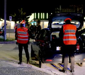 Potenza Picena, strano via vai vicino al pub: scovato spacciatore di 24 anni