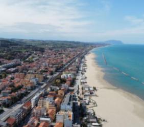 Civitanova, analisi ok: revocato il divieto di balneazione a nord della foce del Chienti