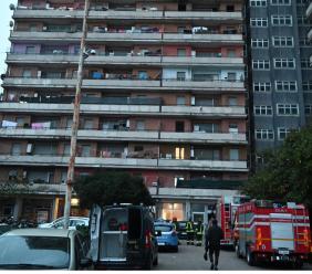 Porto Recanati, oltre 100 identificati all'Hotel House: due non in regola con il permesso di soggiorno