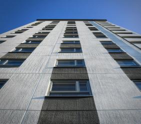 Amministratore può affiggere i nomi dei morosi in bacheca condominiale? Ecco cosa dice la legge
