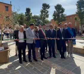 Belforte, piazza Umberto I torna a vivere con un restyling a misura di borgo