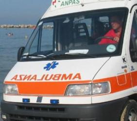 Tragedia in mare, uomo di 48 anni muore in seguito a un malore