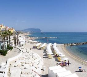 Un'estate al mare, anche in bus: Treia riattiva la linea di trasporto balneare