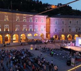 Le band che hanno rivoluzionato la musica: a San Severino arriva lo spettacolo "Let's Pop!"