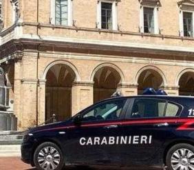 Recanati, assicurazione fantasma sul web da 500 euro: 19enne denunciata per truffa