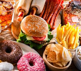 Cibi ultra processati e obesità: una relazione da conoscere per proteggere la salute