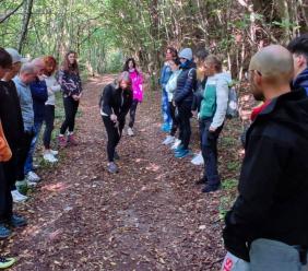 Ritrovare equilibrio tra gli alberi: a Pieve Torina torna il forest bathing in notturna
