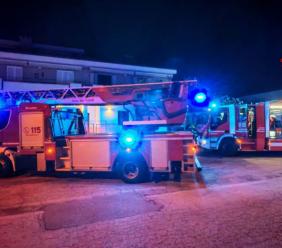 Montecassiano, scoppia incendio in una villetta: due persone intossicate