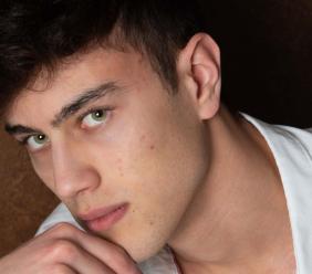 Giovane 22enne di Cingoli in corsa per il titolo di Mister Italia 2025