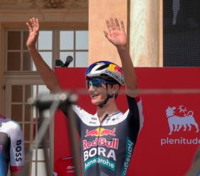 Vuelta a España 2025: partenza storica dall’Italia con tre tappe nel nord. Occhi puntati su Pellizzari