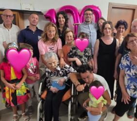 Urbisaglia festeggia i 100 anni di Assunta Ramadù: una vita dedicata al lavoro e alla famiglia