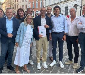Quale futuro per Scossicci? Comitato e balneari incontrano Ricci: "Impegno serio per salvare la costa"