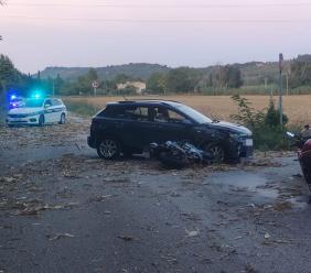 Macerata, scontro tra auto e moto a Villa Potenza: centauro 35enne in eliambulanza a Torrette (FOTO)
