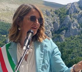 Un atto di matrimonio inaugura lo stato civile digitale a Ussita