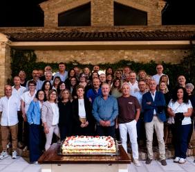 Appignano, sessantenni in festa: i nati nel 1965 celebrano un traguardo speciale Appignano, sessantenni in festa: i nati nel 1965 celebrano un traguardo speciale