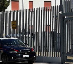 Scatta foto in cabina elettorale e la pubblica online: denunciato 55enne a Porto Recanati