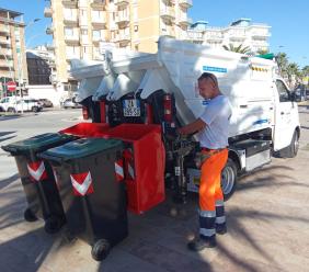 Macerata, revocato lo sciopero nazionale: la raccolta "porta a porta" del Cosmari confermata Macerata, revocato lo sciopero nazionale: la raccolta "porta a porta" del Cosmari confermata