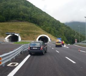 Lavori nelle gallerie della superstrada: chiusura della SS77 tra Serravalle e Muccia Lavori nelle gallerie della superstrada: chiusura della SS77 tra Serravalle e Muccia