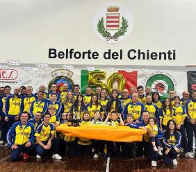 Festa per gli arcieri del Medio Chienti per il 50° titolo italiano Festa per gli arcieri del Medio Chienti per il 50° titolo italiano