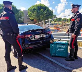 Da Varese ad Ancona in 4 ore: supercar dei carabinieri trasporta un rene per trapianto e salva una vita