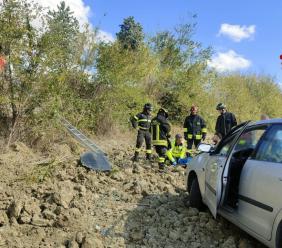 Mogliano, auto si ribalta lungo la Provinciale 131: donna soccorsa in eliambulanza