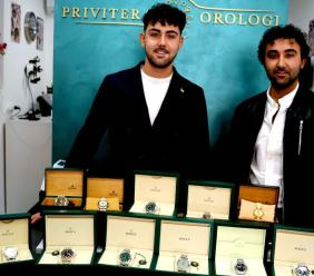 Il tempio del Rolex a Macerata, i fratelli Privitera: "E-commerce e mercato estero, così riscriviamo le regole dell'orologeria" (FOTO e VIDEO) Il tempio del Rolex a Macerata, i fratelli Privitera: "E-commerce e mercato estero, così riscriviamo le regole dell'orologeria" (FOTO e VIDEO)