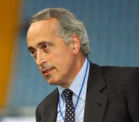 Giancarlo Abete all’Università di Macerata: lectio magistralis sull’organizzazione calcistica in Italia