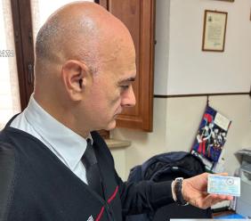 Macerata, carta d’identità elettronica senza microchip: denunciata una giovane 29enne