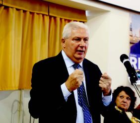 Macerata, Giordano Ripa si vede sindaco: "Siamo l'alternativa. Parcaroli? Soldi utilizzati in maniera tragicomica" (FOTO e VIDEO) Macerata, Giordano Ripa si vede sindaco: "Siamo l'alternativa. Parcaroli? Soldi utilizzati in maniera tragicomica" (FOTO e VIDEO)