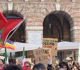 Macerata, 300 docenti scrivono al Governo: “Fermate i crimini a Gaza e sospendete i rapporti con Israele”