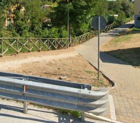 San Severino, 40mila euro per la sicurezza: al via il ripristino delle balaustre sui percorsi ciclo-pedonali San Severino, 40mila euro per la sicurezza: al via il ripristino delle balaustre sui percorsi ciclo-pedonali