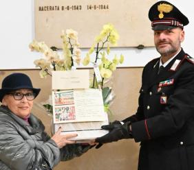 Macerata, un fiore per non dimenticare i carabinieri eroi di Nassiriya