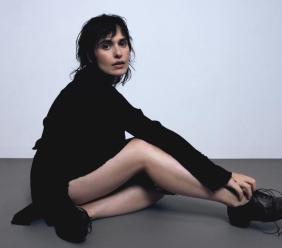 Monte San Martino, la voce intensa e poetica di Erica Mou protagonista di "Riverberi": concerto al Teatro Comunale Monte San Martino, la voce intensa e poetica di Erica Mou protagonista di "Riverberi": concerto al Teatro Comunale