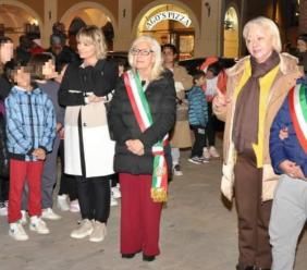 Mercatino di economia circolare in piazza: iniziativa solidale con ricavato destinato a Unicef