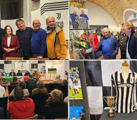 Juventus Club Treia in festa per i suoi 15 anni: Bonini e Bonetti visitano la mostra su Scirea Juventus Club Treia in festa per i suoi 15 anni: Bonini e Bonetti visitano la mostra su Scirea